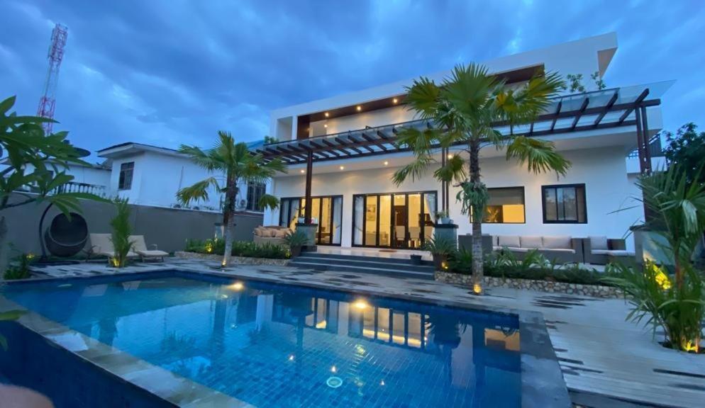 לבואן באג'ו Villa Niang Ando מראה חיצוני תמונה